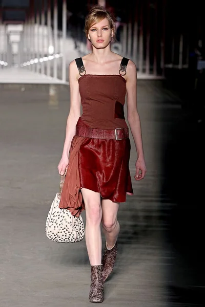 Look 25